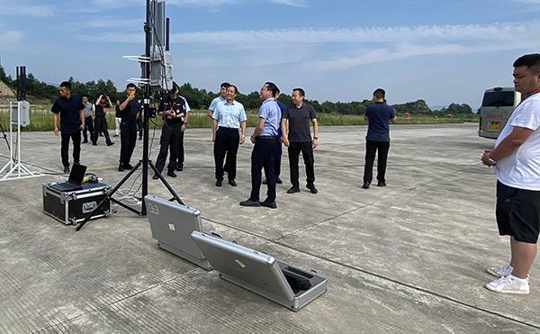 靈信科技參加某特勤局組織的反無人機(jī)蜂群防空比測(cè)取得優(yōu)異成績(jī)